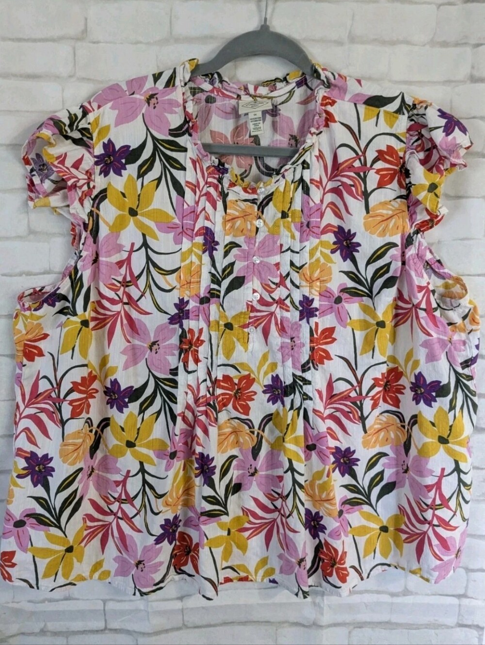 St. John's Bay Women's 1X Multi Floral Sleeveless Boho Blouse Pintucked Cotton - Picture 2 of 5